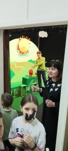 Участники конкурса Рождественских видеоспектаклей посетили экскурсию по закулисью Нижнетагильского театра кукол