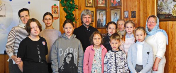 В воскресной школе «Чистое сердце» Знаменского храма города Верхний Тагил начались занятия