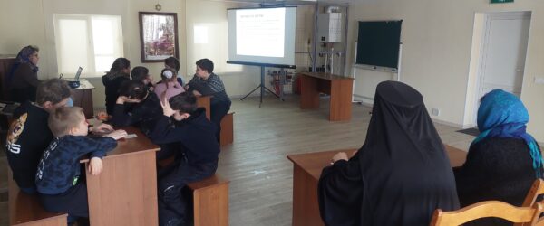 В ИНТЕЛЛЕКТУАЛЬНУЮ ИГРУ О ЖИЗНИ СВЯТИТЕЛЯ ТИХОНА СЫГРАЛИ УЧЕНИКИ УЧЕБНО-ВОСПИТАТЕЛЬНОЙ ГРУППЫ ПРИ ВСЕЦАРИЦЫНСКОМ МУЖСКОМ МОНАСТЫРЕ с.ТАРАСКОВО