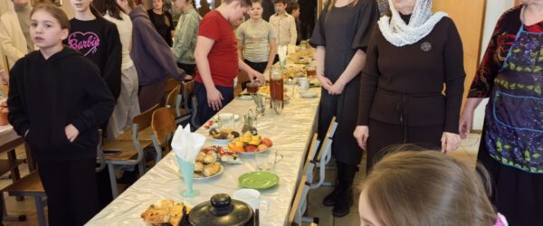 В Воскресной школе храма Дмитрия Донского ГО ЗАТО Свободный после воскресной Литургии прошло познавательно-развлекательное мероприятие, посвященное Дню Православной книги.