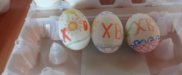 Звон колоколов, роспись яиц и молодёжный бал: пасхальные дни в школе св. вмц. Екатерины